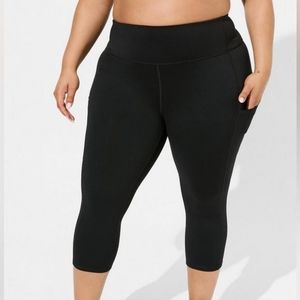 Torrid Active Capri Leggings